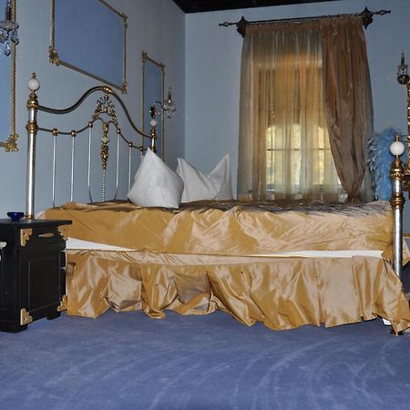 Hotel Casa Cu Farfurii Sinaia Zimmer foto