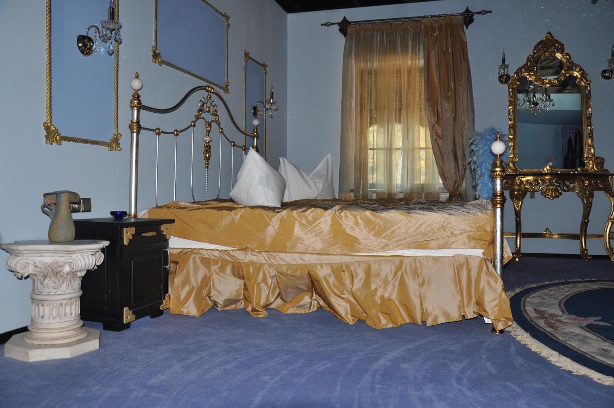 Hotel Casa Cu Farfurii Sinaia Zimmer foto