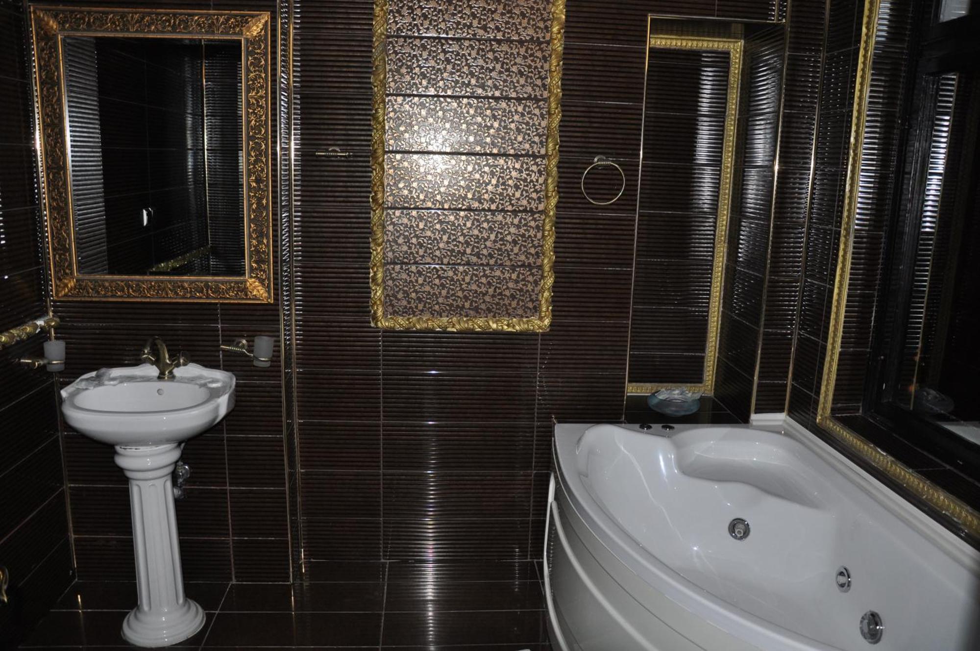 Hotel Casa Cu Farfurii Sinaia Zimmer foto