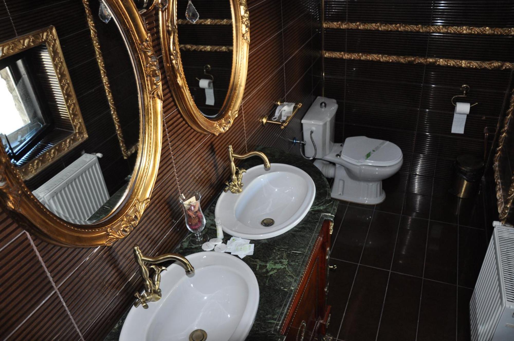 Hotel Casa Cu Farfurii Sinaia Zimmer foto