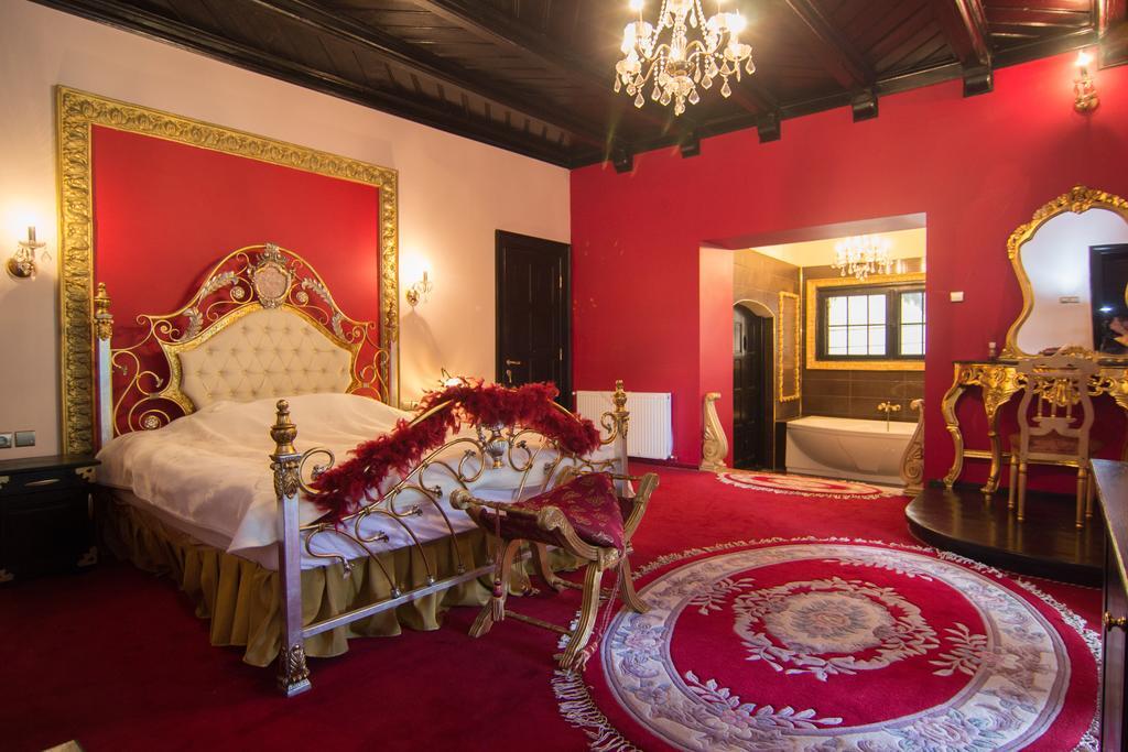 Hotel Casa Cu Farfurii Sinaia Zimmer foto