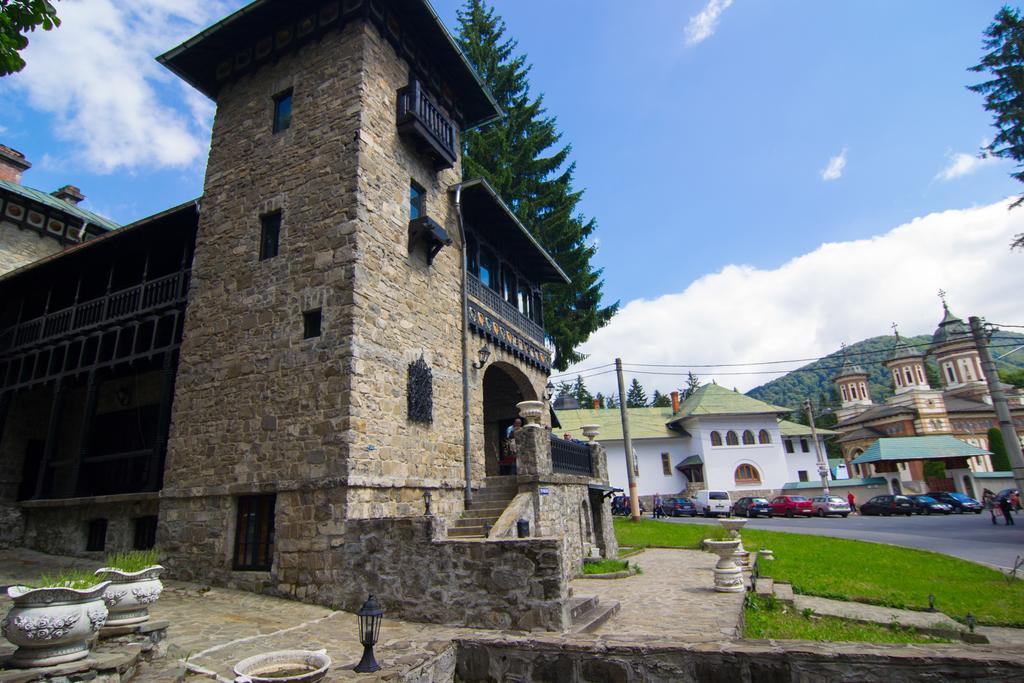 Hotel Casa Cu Farfurii Sinaia Exterior foto